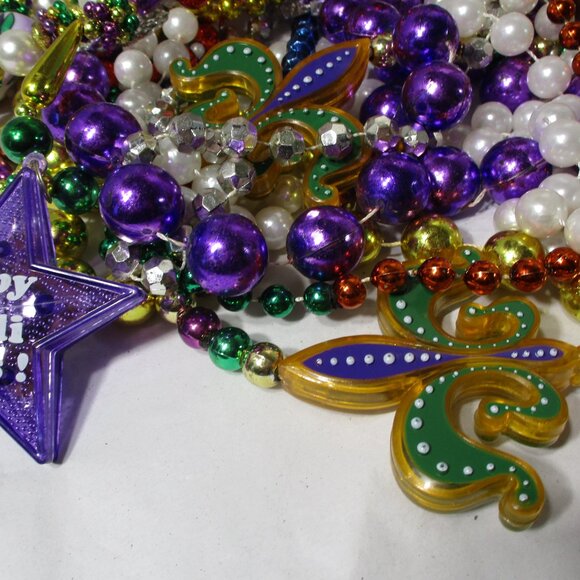 Bundle of Mixed NOLA Mardi Gras Beads Necklaces New Orleans - Picture 6 of 7